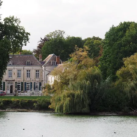Gasthuis Chateau De Juvigny-sur-Marne