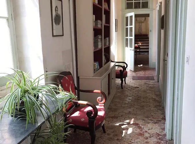 Chateau De Πανσιόν 3*